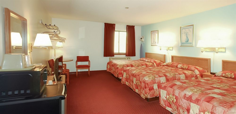 Eastbrook Inn Ронкс Екстер'єр фото